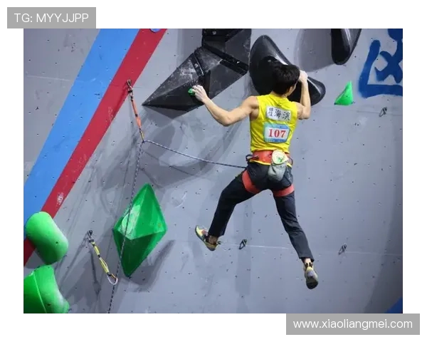 重庆滑板队在攀岩联赛中以56分稳居积分榜首位